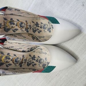Elegant Gucci Shoes